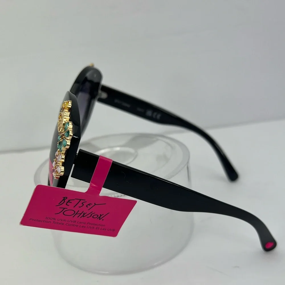 BETSEY JOHNSON FLORAL BLACK FRAME 100% UV PROTECTION WITH BLACK FRAME